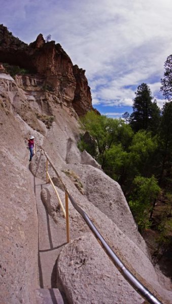 sm2012041220bandelier.jpg